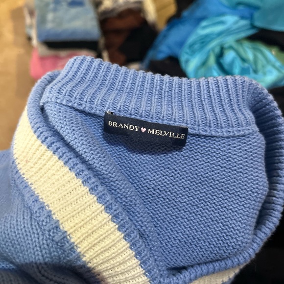 Brandy Melville knit sweater - Picture 3 of 3